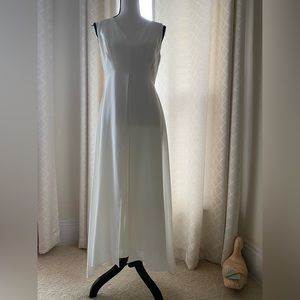 Gorgeous white pant/dress NWT